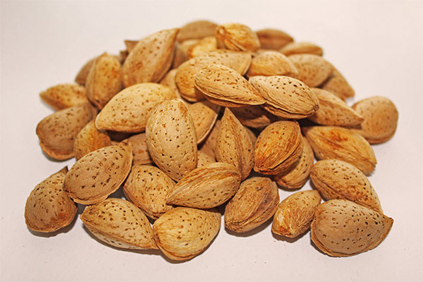بادام درختی درجه یک(1کیلو)
